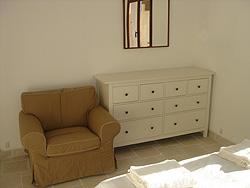bedroom2_2.jpg