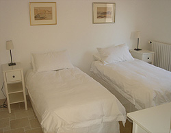 bedroom3.jpg